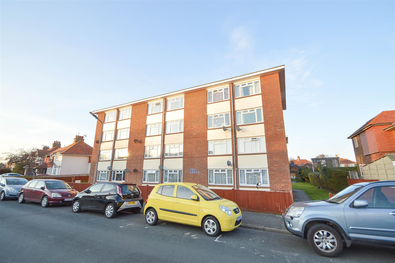 Property Details for Roselands Avenue Eastbourne East Sussex BN22 8NT